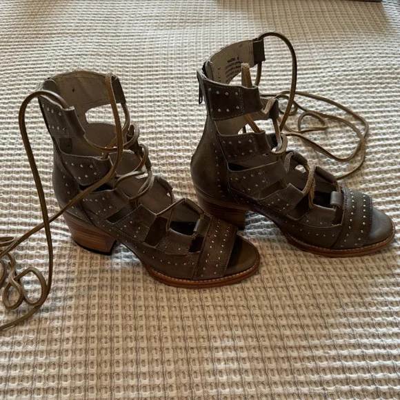 NWT FreeBird Hazel Gladiator Sandals - Picture 3 of 9